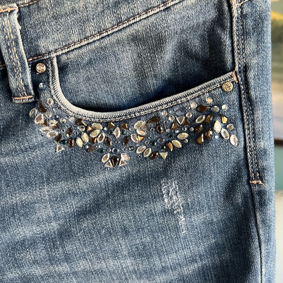 WHBM girlfriend fit denim with rhinestone embellishments size 8 - Picture 7 of 7